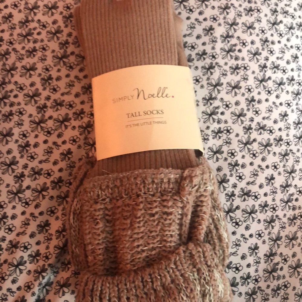 Simply Noelle socks